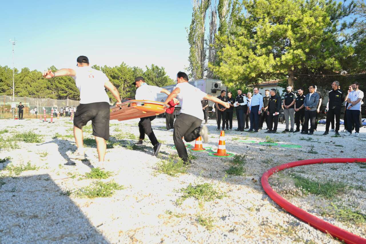 Konya'da afetlere karşı hazırlık zamanı! Başkan Altay gönüllülerle buluştu 6
